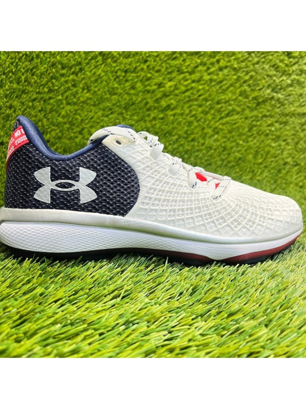 Under Armour Glyde 2 Womens Size 7.5 White Navy Red Running Softball Cleats